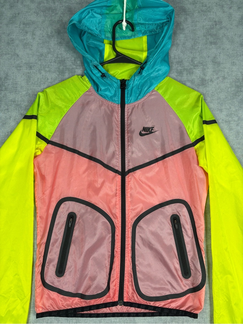 Nike Hype Windrunner Womens S Hyperfuse Jacket 586530-606 Neon Pink Teal